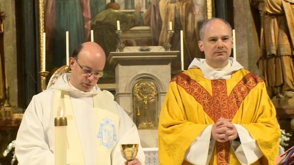 Az egyházközségért imádkoztak a csornai premontrei templomban