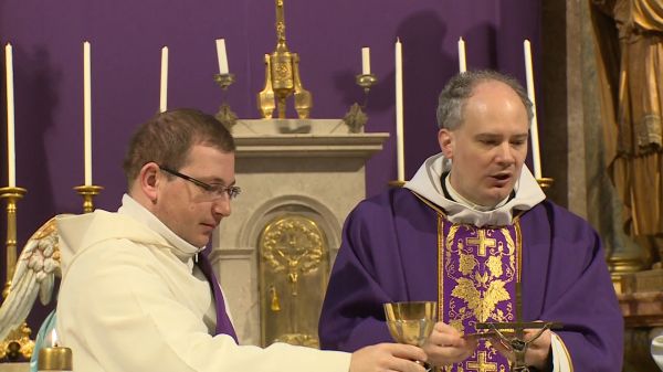 A szerzetesekért és a papokért imádkoztak a Csornai Premontrei Apátságban