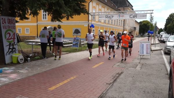 24 órás váltófutás Csornán