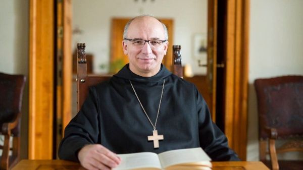 A pannonhalmi bencés főapátot látják vendégül Beleden