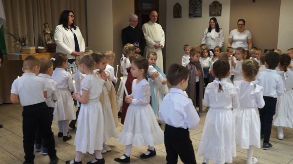 Gyertyaszentelés a csornai katolikus óvodában