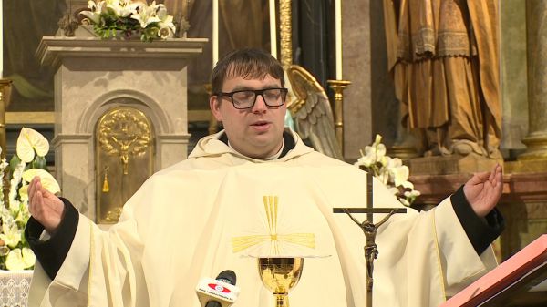 Szentmise a csornai premontrei templomban